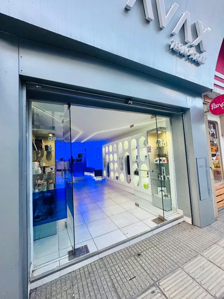 Showroom AVAX Tecno Store - Rivadavia 147