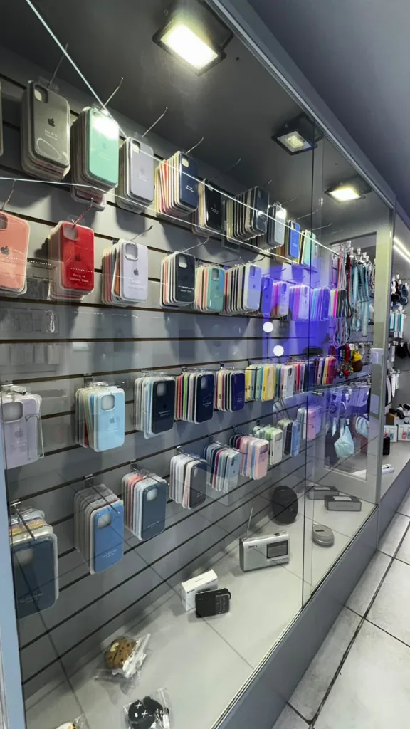 Local AVAX Tecno Store 3